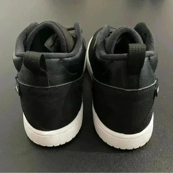 Nike Air Jordan Fadeaway GS Black Sneakers - Picture 7 of 12